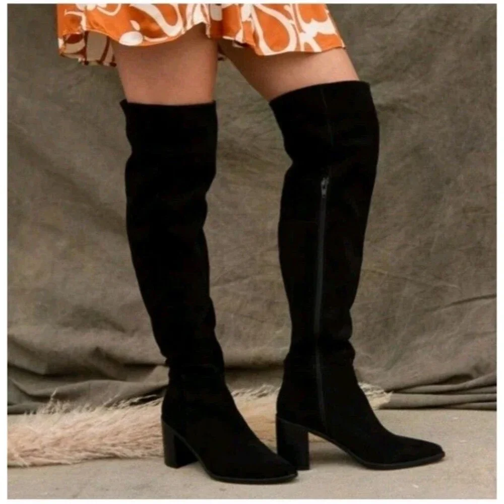 Seychelles Gifted black suede over the knee boot w 2 3/4